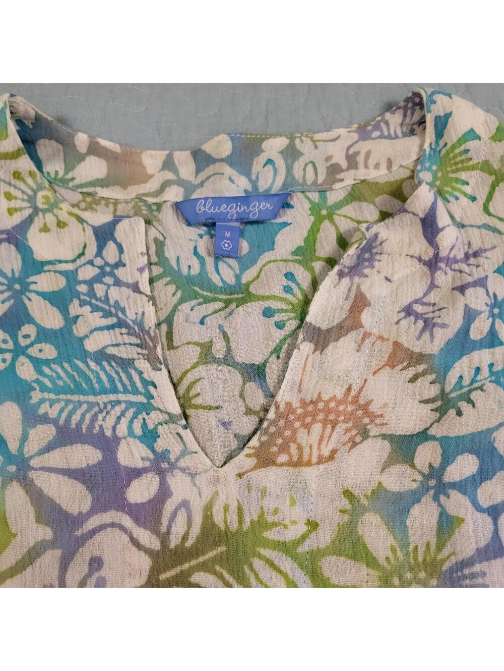 Blue Ginger v-neck top and tiered skirt set in a blue and white floral pattern - Picture 6 of 9